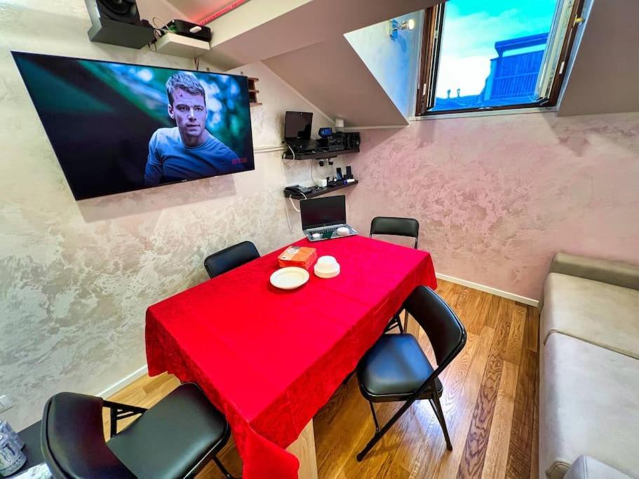 Taxi No-need - Metro, Train Station, Nightlife And Restaurants Apartment *